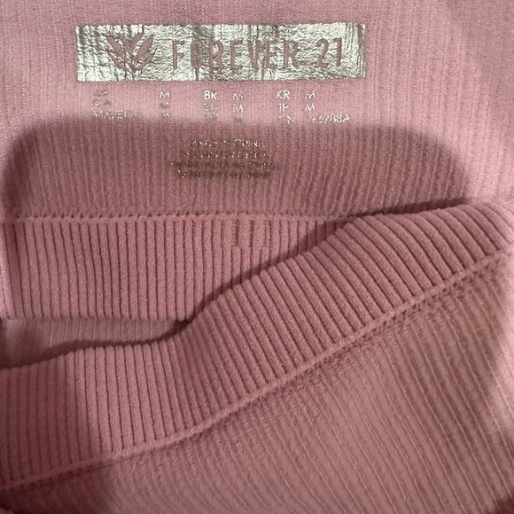 Forever 21 Pink Crop - Picture 2 of 3